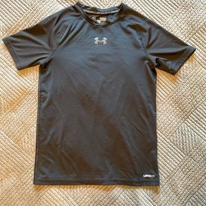 Black youth under armor heat gear short sleeve tee